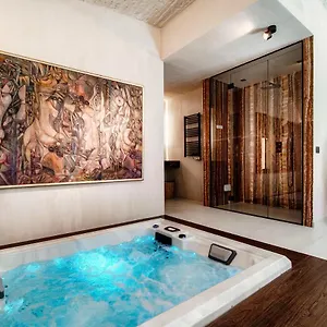 https://suites-lorodellago.it-lombardy.com
